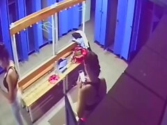Novia pelirroja atrapada en una cámara oculta