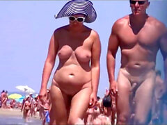 spiaggia tettona, maturare milfs