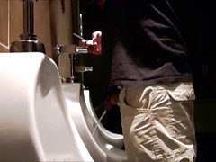 pubblico orinatoio orinatoio uncut piss spia prepuzio realtà pubblica bagno pipì compilazione voyeur