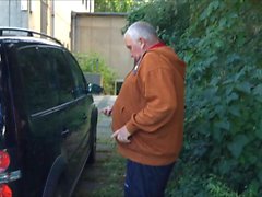 Abuelo en el parque