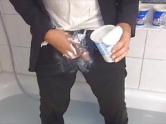 Wet Messy Pee Cum im Anzug