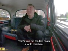 'Taxi finto femmina che spune tre volte durante il duro sesso veloce con grande petto sofia Lee'