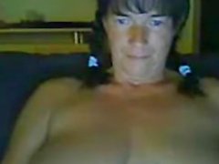 Cougar se masturbe sur webcam hostelcams com