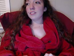 mamelons Puffy étudiant se doigte sur webcam