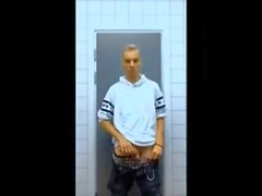 Danish Blond Gay Boy (Kasper) & Spielen mit meinem Schwanz in öffentlichen Toilette 1