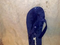 Laguna Flip Flop gets huge cumshot