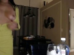 Brünette Amateur Webcam Babe gefällt Muschi
