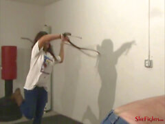 Julma kasvot slapping femdom, ballbusting