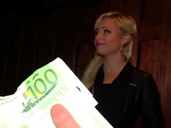 Общественный агент Потрясающие Немецкий блондинка милашка заплатил ебать
