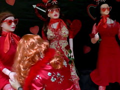 Sissy Valentines Day cosplay con 3 muñecas hinchadas parte 1