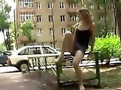 Femme russe clignotante