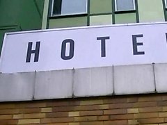 Deutscher Amateurpornostar besucht einen User im Hotel