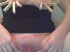 Dirty Slut Ava atormenta seus próprios órgãos genitais
