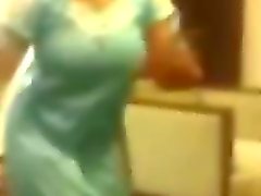 Bangladeshin Housewife Kuumin Tanssiaiheita