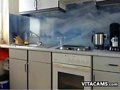 Stuzzicare bionda nelle della cucina