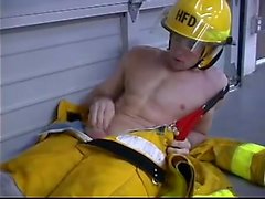 Amerikanischen Feuerwehrmann vorführt