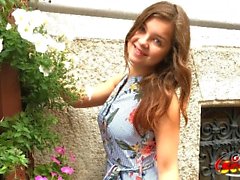 GERMAN SCOUT - 18 Jahre junge Renata ANAL gefickt bei Strassen Casting