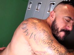 Muscle Homosexuell Analsex und Cumshot