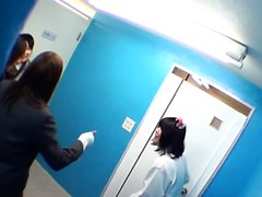 Real asiatische Teenager pissing