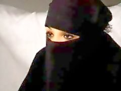 Zwarte boerka Arabische moslim meisje Nadia zuigt op Big West- Europese Republikeinse Franse Penis