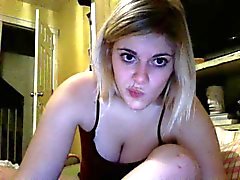 een hete niet mager amateur chick op cam pt2