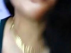 Тайская женщина мастурбирует дилдо и показывает свое тело 7248