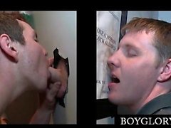 Super geile Homosexuell in gay Sex auf Gloryhole ausgetrickst