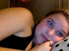 Heiße blonde masturbierende live webcam