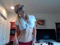 Webcam blonde déesse 23 - écoliers gicles sur le lit