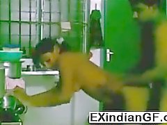 Indische Amateur Paar fucking in der Küche