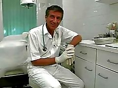 El doctor se un adicto al sexo