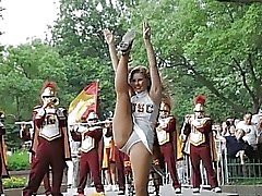 étudiante flexible de majorette GF !