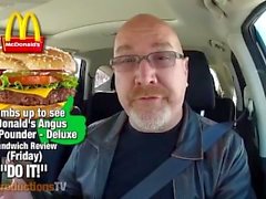 avis DILF super chaud juteuse McDonalds hamburger