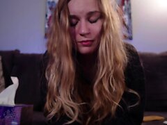 Amateur Blonde Teen spielt Solo mit Spielzeug -Webcam -Pornos