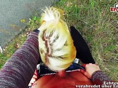 Alman sıska sarışın dövme sürtük gerçek kalma ile POV tarihi