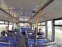 Groupe de trois putain partie dans bus