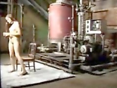 Jugendliche Sasha Grey kombiniert ihre Unterwürfigkeit With Love For Cock durch Strippung Ende und Warteschöne verbundenen Augen bis jemand kommt, um ihr Fetisch Porno Brillen XXX Dringe