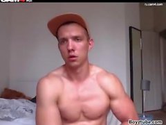 Danish 22yo Gay Boy (danishhung) - Mastürbasyon ve Kaçak (Boyztube)