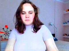 Big Boob Brunette si masturba sulla webcam