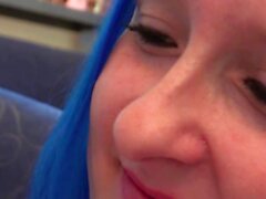 Feia girl de stripper de cabelo azul alemão Get Anal Fuck nos bastidores