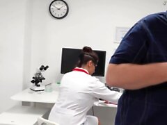 Hässlicher dicker Typ Patient bekommen Blowjob von der deutschen weiblichen Doktor