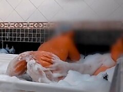 Erfülle meiner Fantasie mit meinem Nachbarn in einem Whirlpool.