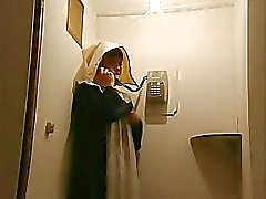 Suor Ubalda две - Итальянский монахиней горничная костюм порно