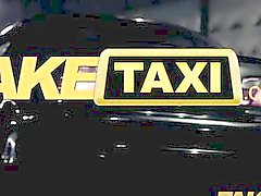 FakeTaxi - MILF di enormi juggs tits masturba