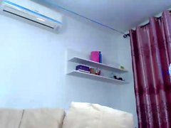 adolescente rubia linda en la ropa interior azul masturbación en la webcam