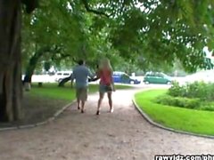 Altes Farts Fucks Blonde Teen auf Park