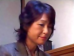 Мать Аяко Satonaka