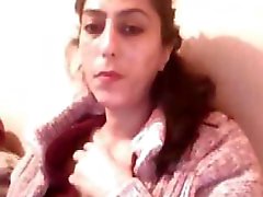 Türkisch Dicke Frauen Brunette auf ihre Webcam zeigt ihren chubby Körpers