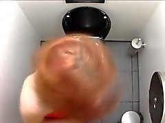 Doit-Watch ce que les filles faire dans la salle de bain