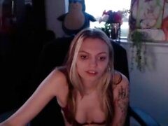 Amateur -Webcam -Küken masturbiert auf Webcam mehr bei